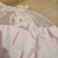 НОВИ дамски блузи с дантела и къдри в три цвята (размер М), снимка 10 - Блузи с дълъг ръкав и пуловери - 35361601