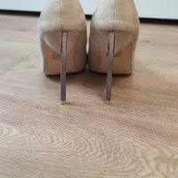 Бежови дамски обувки с метален ток велур и лак 35 номер, снимка 2 - Дамски елегантни обувки - 38459970