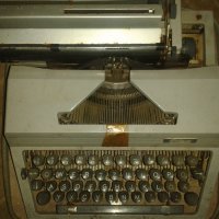 Стари пишещи машини, снимка 5 - Антикварни и старинни предмети - 29454265