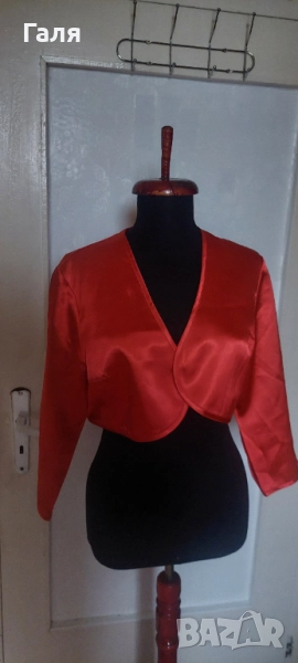 Червено сатанено болеро, къси черни ръкави плюш и късо червено сако размер Л по 10лв, снимка 1