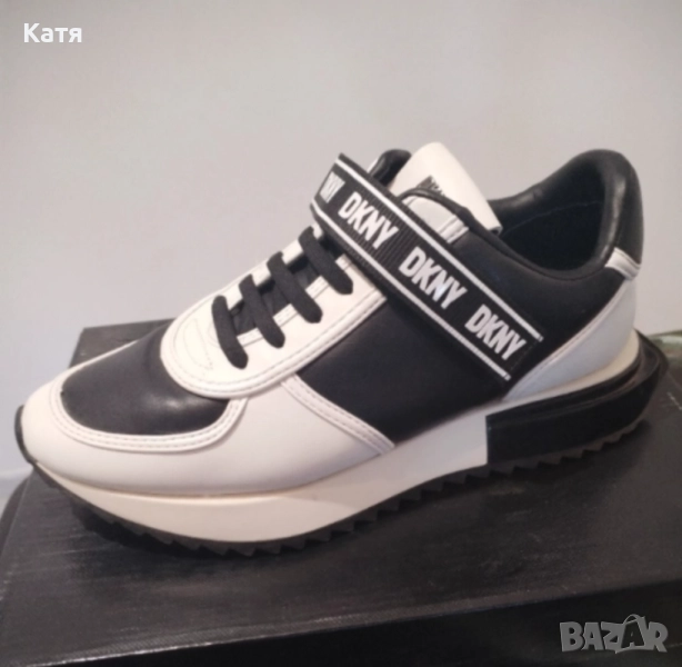 Дамски спортни обувки DKNY, снимка 1