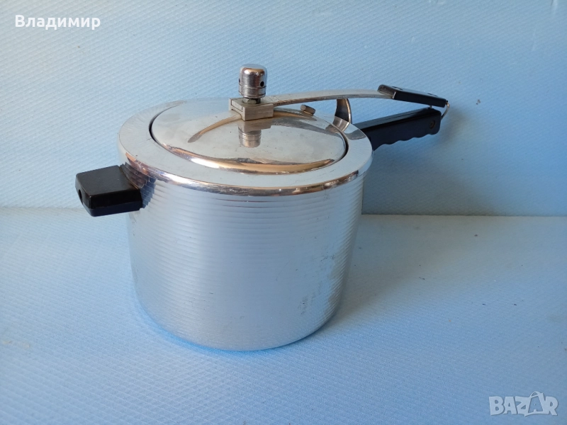 Тенджера под налягане-нови от соца, снимка 1