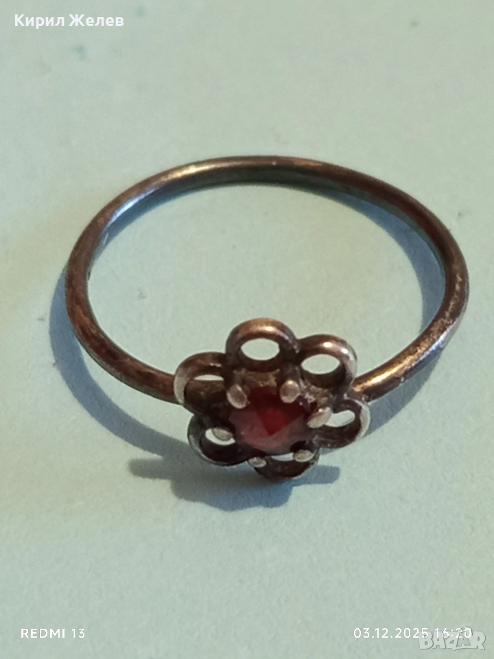 Винтидж сребърен пръстен с флорален мотив и червен ГРАНАТ лукс поднесен аристократично 41944, снимка 1