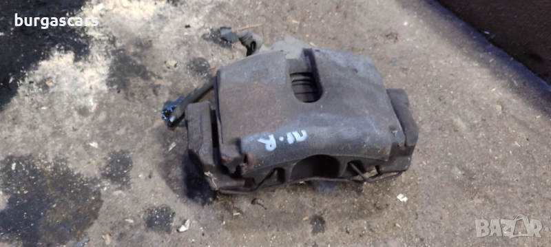 Спирачен апарат преден десен VW Touran - 60лв, снимка 1