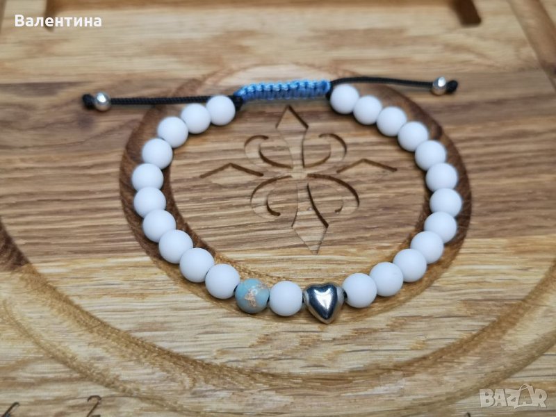 Дамска бяла гривна естествени камъни порцелан , сребърно сърце/Любов, снимка 1