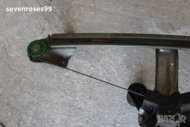 Машинка стъкло ръчна задна дясна Опел Вектра А 1.4i 1991 Opel Vectra A, снимка 5 - Части - 42834649