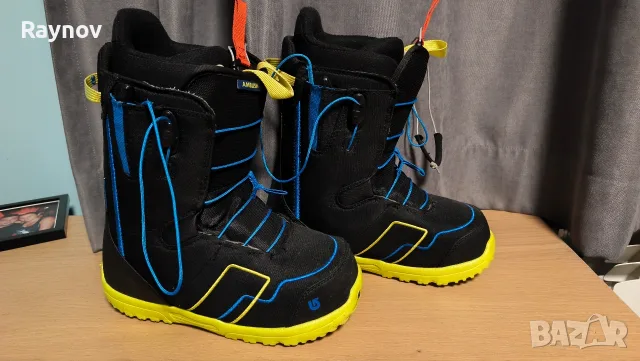 Детски Сноуборд обувки Burton Ambush Smalls US 6 EU38
Като нови. Без забележка. Продават с