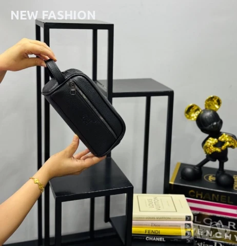 Мъжки Кожени Чанти ✨Mont Blanc ✨Boss ✨ Armani ✨, снимка 4 - Чанти - 51391931