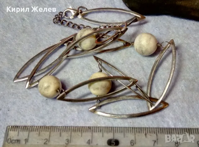 НЕЖНО СКЪПОЦЕННО СРЕБЪРНО КОЛИЕ МАРКОВО СРЕБРО 925 с БЯЛА ПОЗЛАТА и ТОПЧЕТА ШЛИФОВАН БЯЛ АХАТ 48249