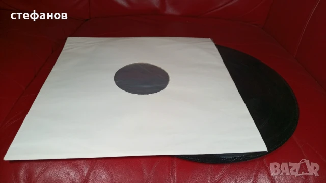 Дългосвиреща грамофонна плоча PRINCE AND THE REVOLUTION „around the world in day”, снимка 4 - Грамофонни плочи - 51331798