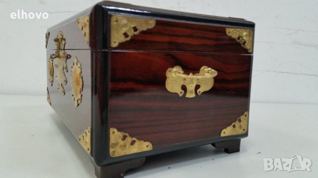 Дървена кутия с обков, снимка 3 - Антикварни и старинни предмети - 30117419