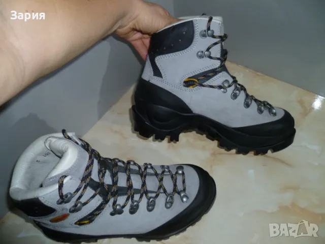 LOWA туристически обувки №38, снимка 10 - Дамски боти - 48455980