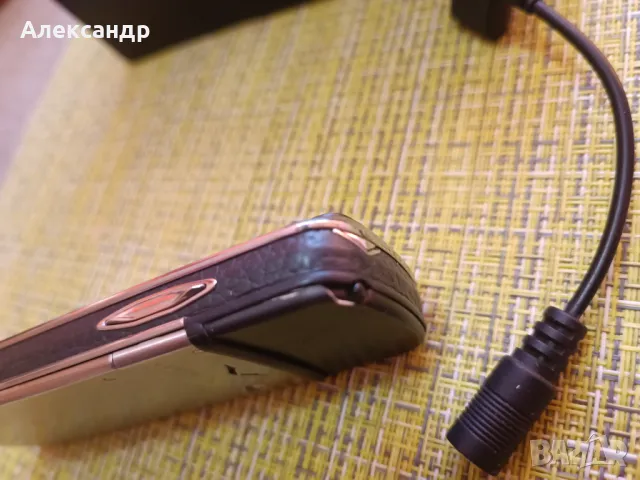 Истински мобилен телефон Vertu Signature M, снимка 6 - Vertu - 50098117