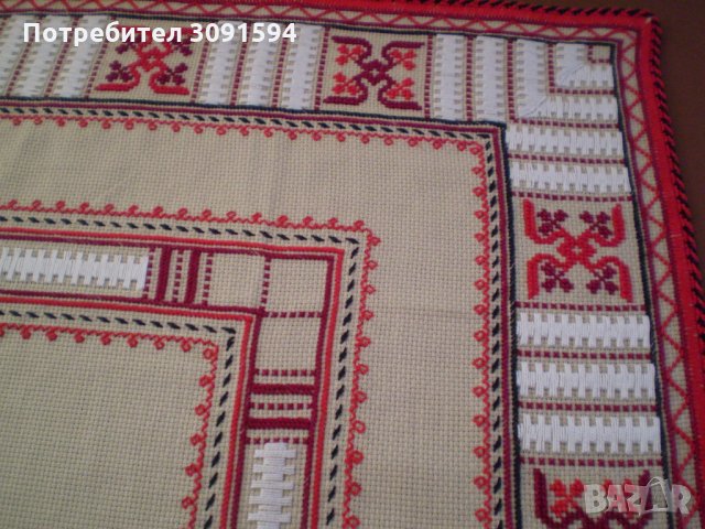 Ръчно бродирано каре -покривка Българска бродерия, снимка 4 - Антикварни и старинни предмети - 34385053