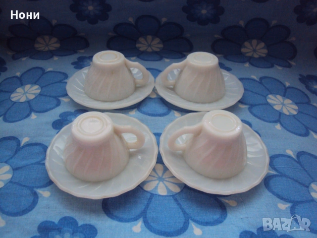 Ретро сервиз, подходящ за  кафе