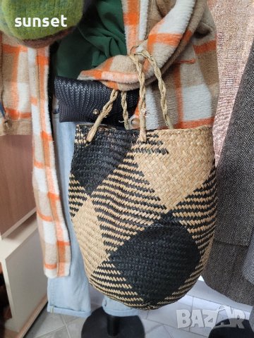  ОБЩА ЦЕНА !кошница от ратан+ плетена вълнена чанта , снимка 4 - Чанти - 44180417