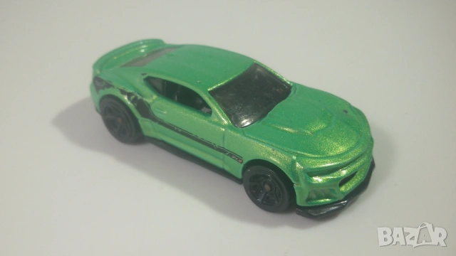 Лот 17 колички и 1 каталог Burago, DeAgostini, Hot Wheels, Maisto и други, снимка 6 - Колекции - 54205171