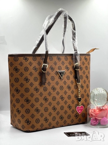 чанти guess 38х30см, снимка 6 - Чанти - 51442310