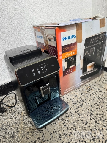Кафеавтомат Philips 2200 EP2231/40 – Автоматична Еспресо Кафемашина с LatteGo Система, 1500W, 15bar!, снимка 5 - Кафемашини - 51500124