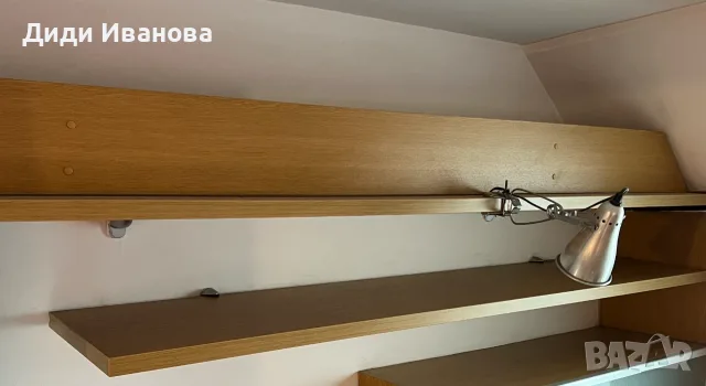 Стенен рафт с лампа