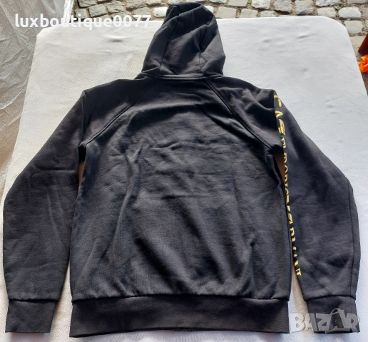 Използвано в отлично състояние горнище Emporio Armani S, снимка 3 - Спортни дрехи, екипи - 52656029