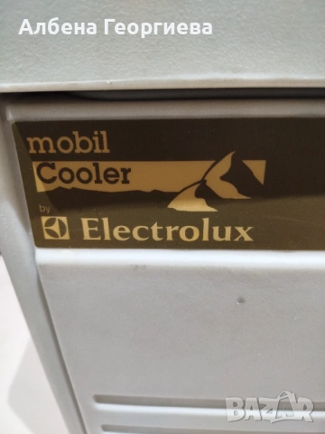 Къмпинг хладилник Mobil Cooler Electrolux 12/220 V/ GAZ, снимка 3 - Хладилни чанти - 53301650