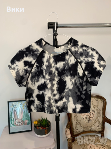 Къса тениска в размер L, подходяща е и за М, снимка 2 - Тениски - 44922612