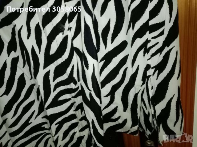 риза с тигров принт в черно и бяло, снимка 4 - Ризи - 36770625
