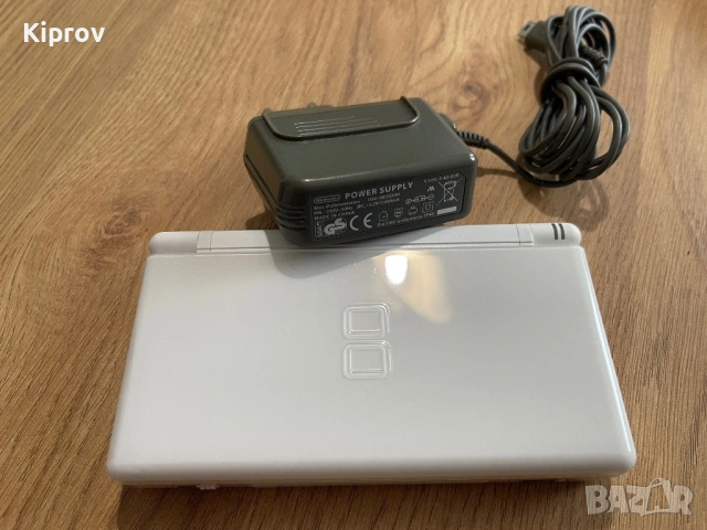 🎮 Nintendo DS Lite – бял | Перфектно състояние + игра подарък, снимка 2 - Nintendo конзоли - 53219585
