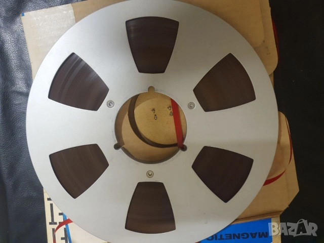 26,5см 10,5" Алуминиева магнетофонна ролка с лента и кутия. 