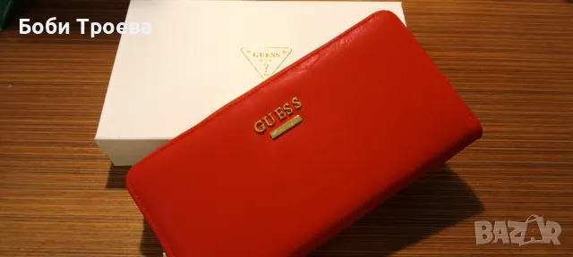 Голямо портмоне  Guess с изчистен дизайн, акцентно метално лого, снимка 3 - Портфейли, портмонета - 50380600