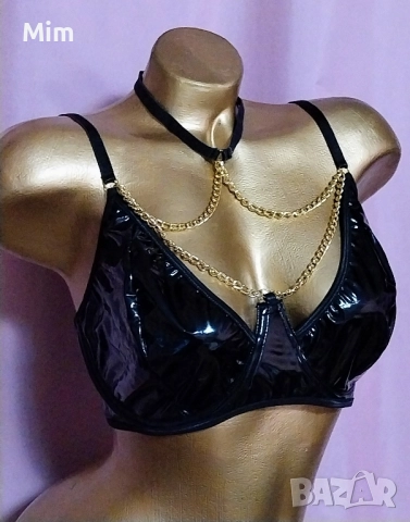 1XL Черен сутиен от лак / винил /със златист синджир с чокър 