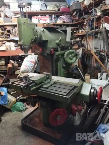 Фреза - немска инструментална / универсална с пълно оборудване + въртяща маса и делителен апарат+++