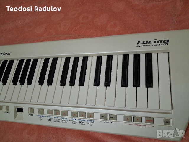 продавам 2 бр клавири