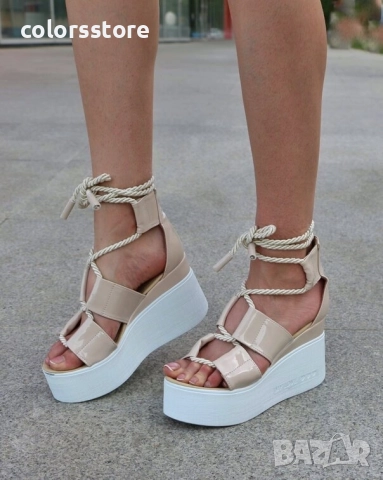 Сандали на платформа - бежов лак с бяло ходило - 311 