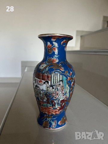 Китайска ваза с печат от порцелан