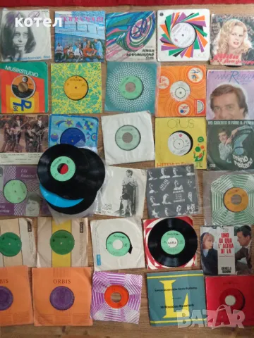 Продавам към 50броя сингъл плочи  / Различни жандрове