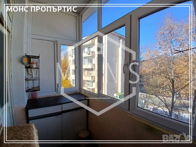 Просторен тристаен апартамент в централната част на гр. Севлиево., снимка 8 - Апартаменти - 52523656