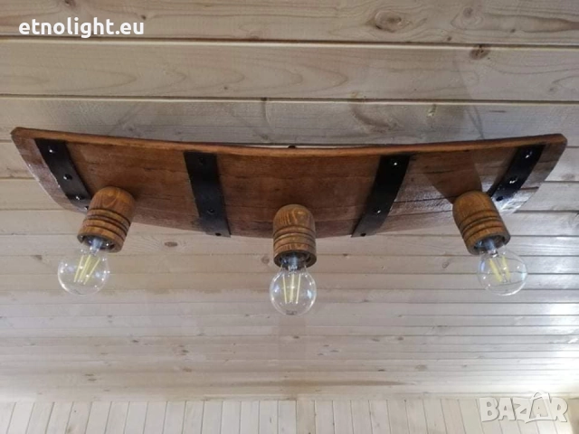 Полилеи от автентични реставрирани бъчви с ръчно изработени дървени чашки