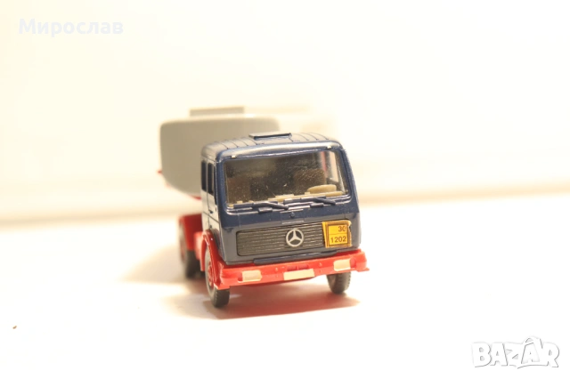WIKING H0 1/87 MERCEDES ЦИСТЕРНА КАМИОН МОДЕЛ КОЛИЧКА, снимка 4 - Колекции - 54316654