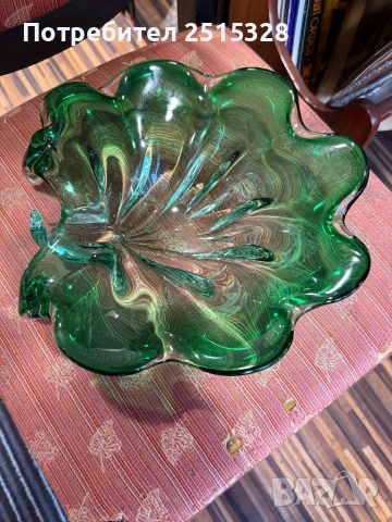 голяма масивна купа мурано