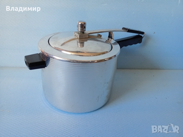 Тенджера под налягане-нови от соца, снимка 1