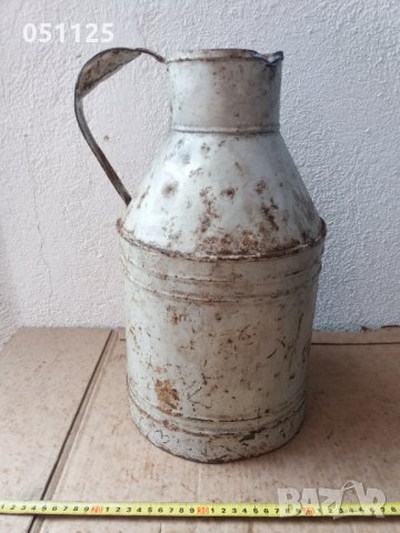 масивен възрожденски гюм за мляко