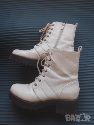 Бели дамски ботуши / боти, 39 номер