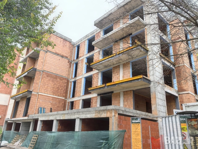 тристаен тухлен апартамент с гараж, снимка 4 - Апартаменти - 52549263