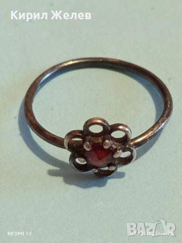 Винтидж сребърен пръстен с флорален мотив и червен ГРАНАТ лукс поднесен аристократично 41944