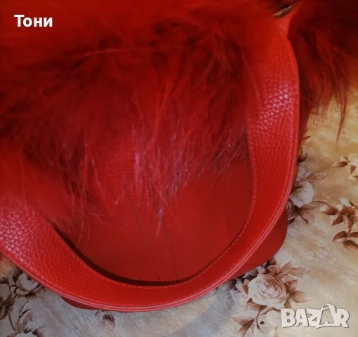 Нова Кожена Дамска Чанта с Пух, снимка 4 - Чанти - 52789993