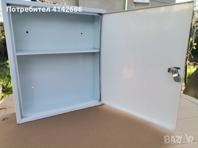 Метална аптечка за стена с ключалка, снимка 8 - Други стоки за дома - 54334711