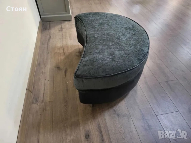Тъмно сива табуретка от плат полумесец, снимка 2 - Дивани и мека мебел - 52010732