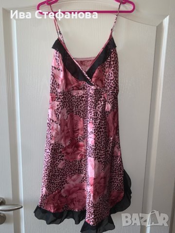 Сатенена нощница рокля розова с леопардов принт и рози , снимка 2 - Пижами - 36999016